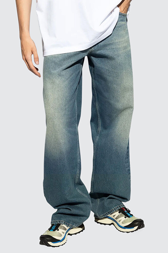 Straight Jeans