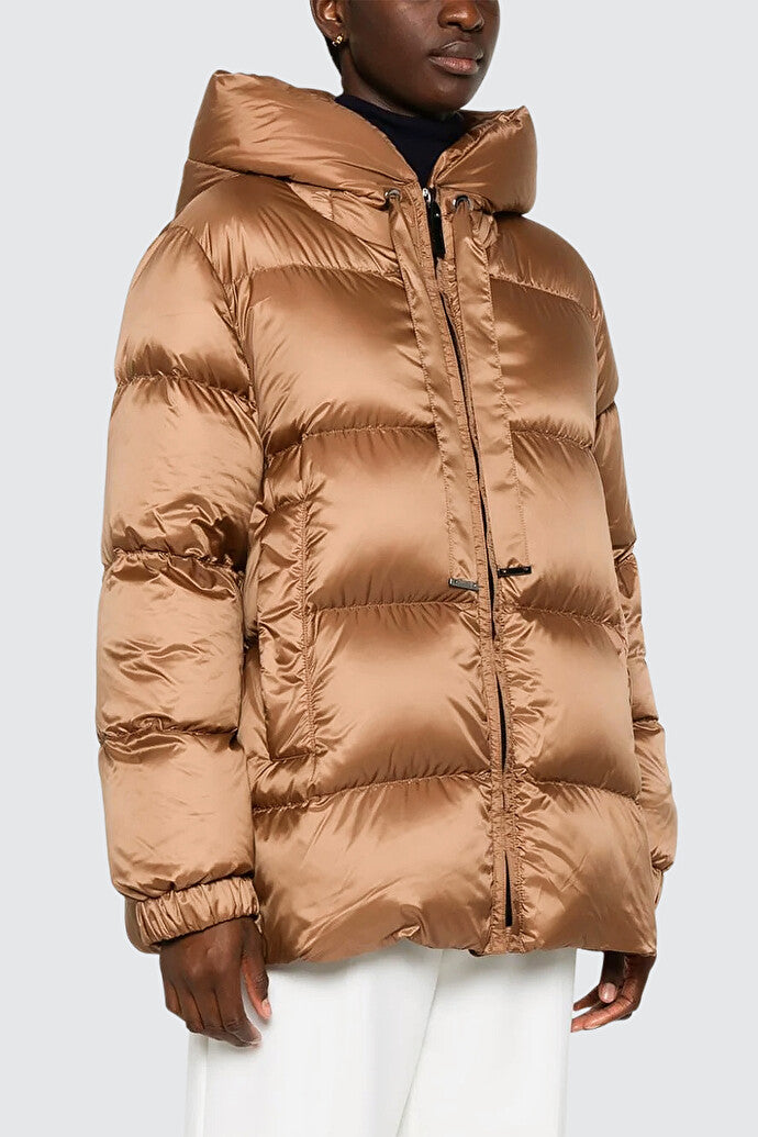 Water-repellent down jacket