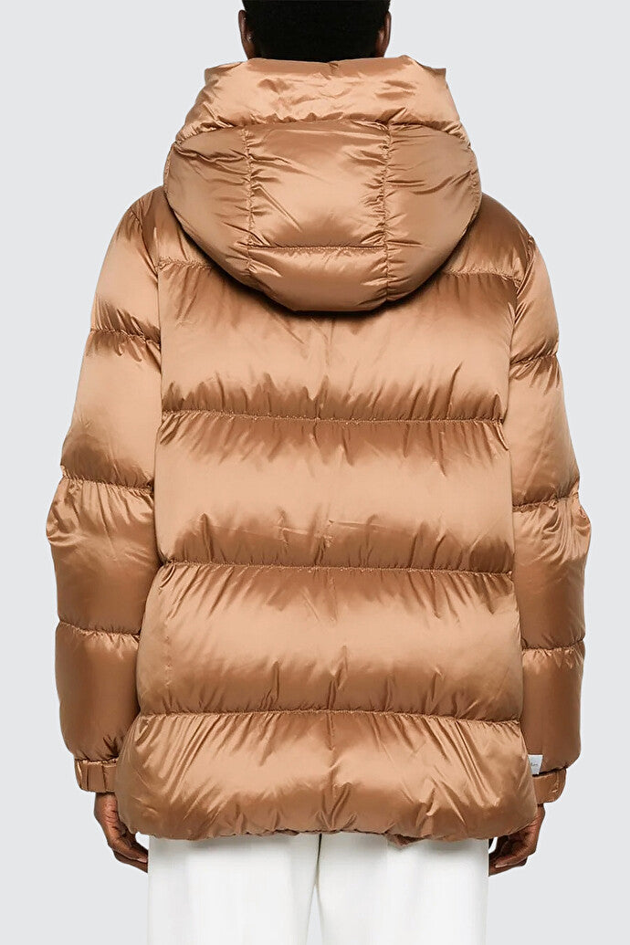 Water-repellent down jacket